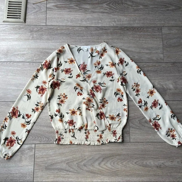 Socialite Chiffon Floral Print Faux Wrap Blouse - Picture 7 of 13